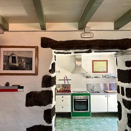 Juaclo El Hierro Homestay